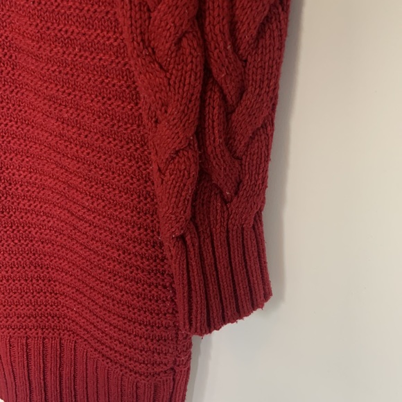 THICK & COZY RED KNITTED SWEATER!! - Picture 7 of 7
